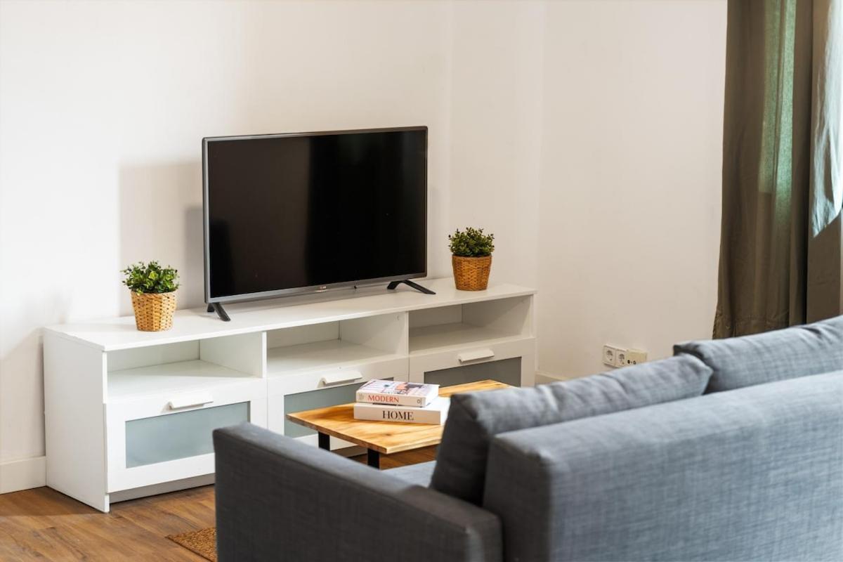 Lodging Apartments Liceu G1 Barcellona Esterno foto