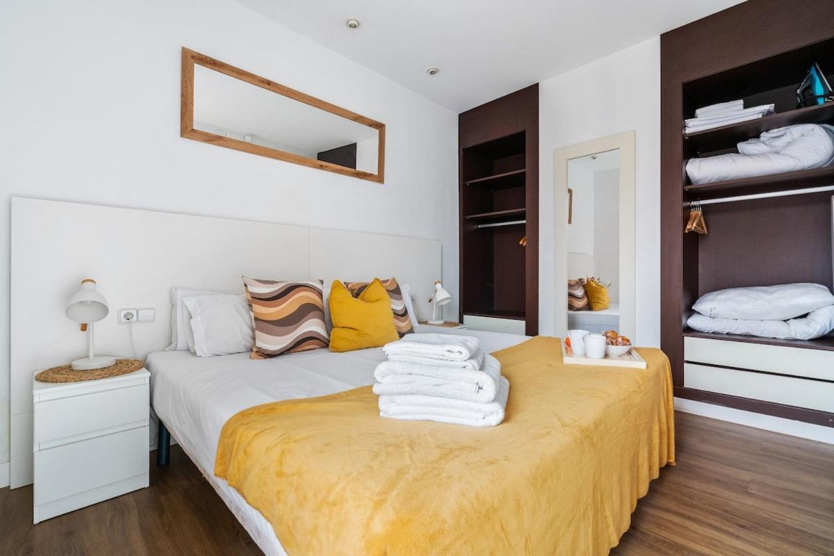 Lodging Apartments Liceu G1 Barcellona Esterno foto