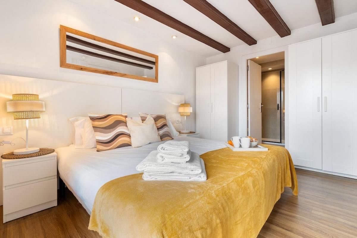 Lodging Apartments Liceu G1 Barcellona Esterno foto