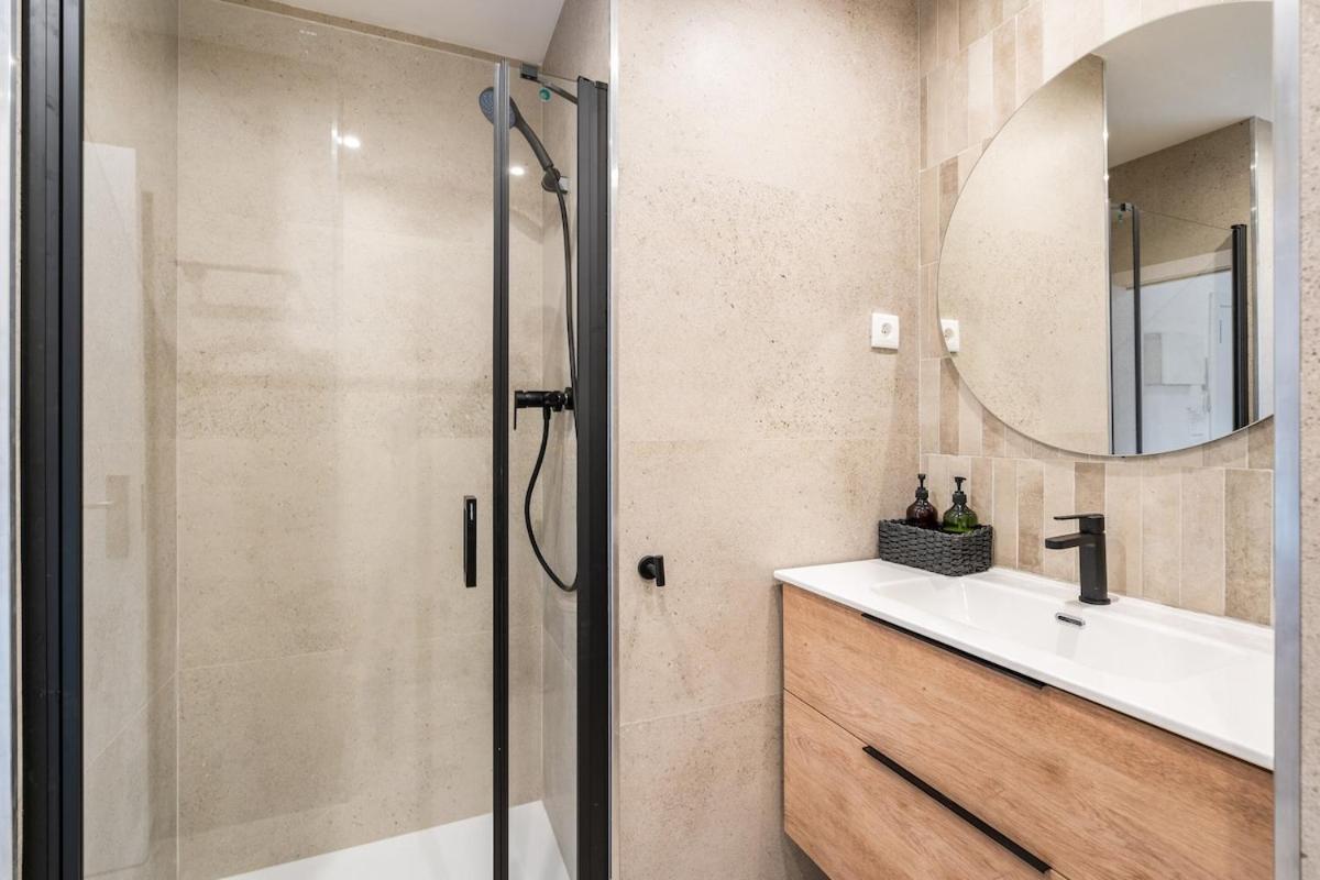 Lodging Apartments Liceu G1 Barcellona Esterno foto